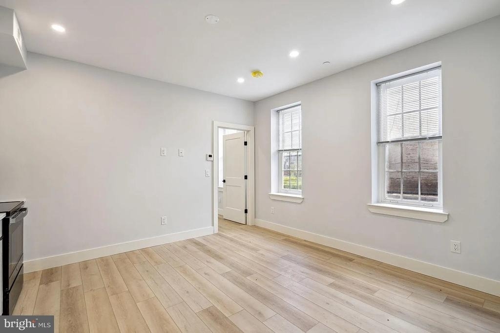 3439-1 Lancaster Avenue - Photo 27