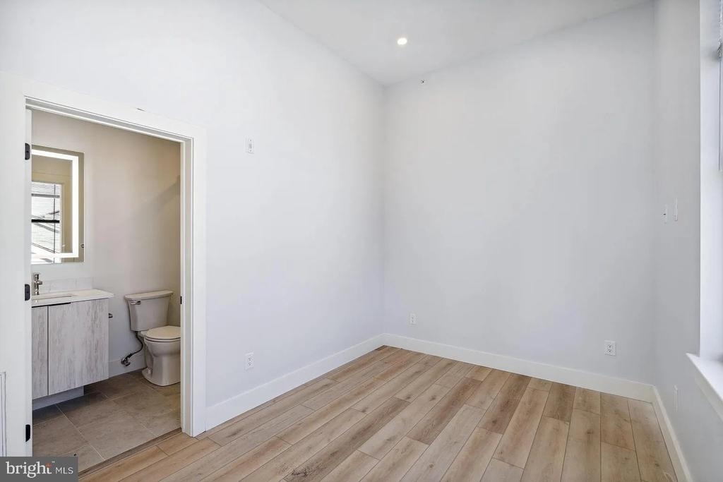 3439-1 Lancaster Avenue - Photo 26