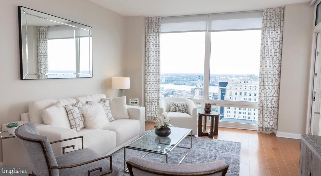 207 W Washington Square - Photo 14