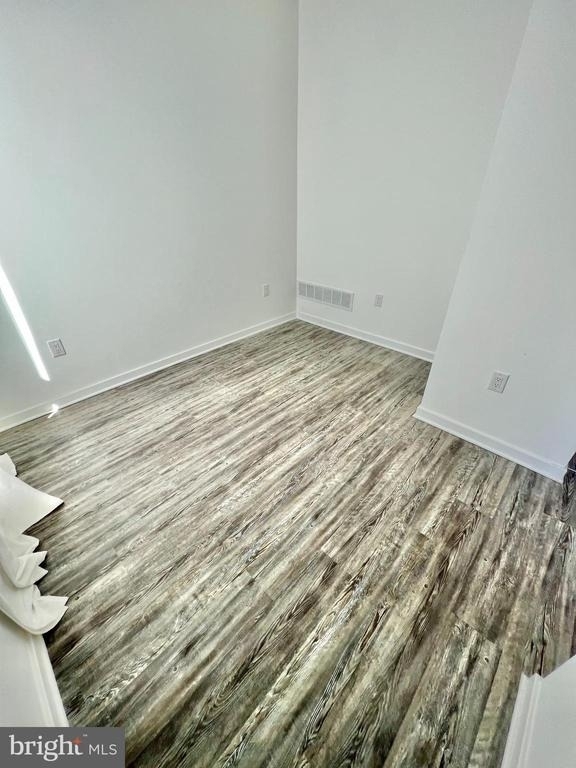 3103 Beachview Lane - Photo 3