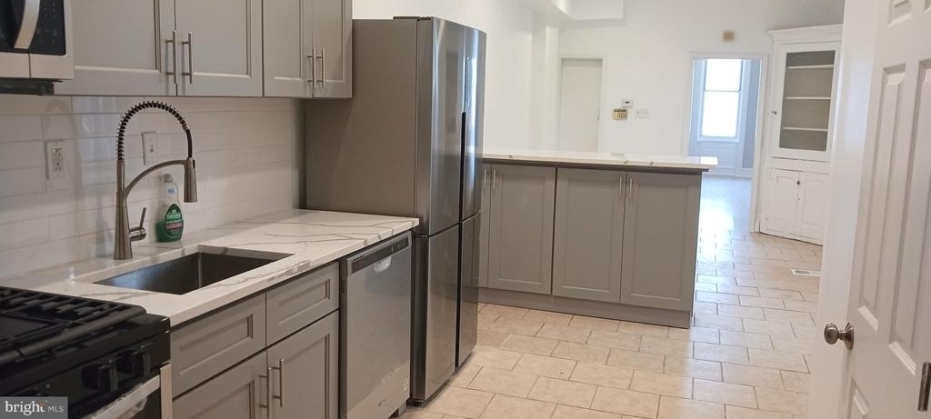 607 N 33rd Street - Photo 9