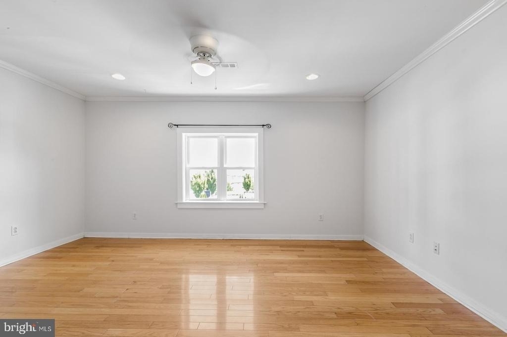 2024 Ridge Avenue - Photo 3
