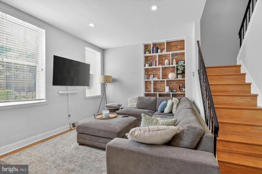 874 N 4th Street - Photo 3