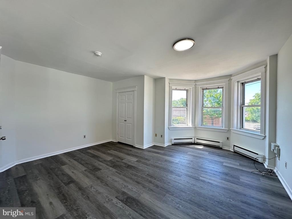 1117 W Main Street - Photo 2