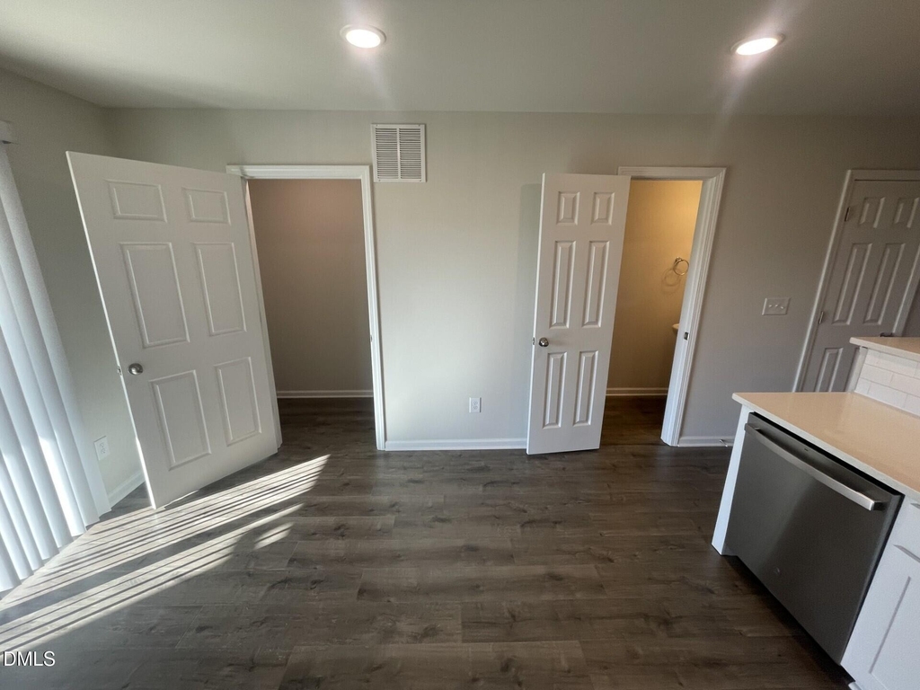 1003 Peony Lane - Photo 5