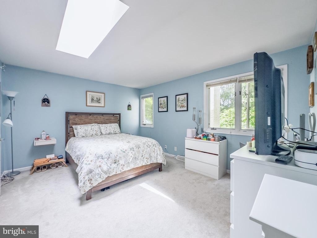 116 Montrose Avenue - Photo 11