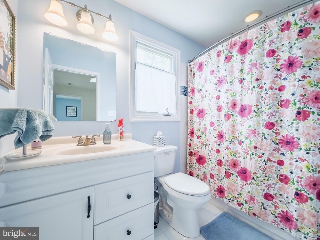 116 Montrose Avenue - Photo 13