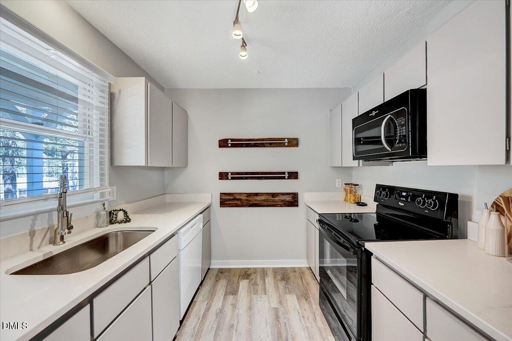 150 Carmichael Court - Photo 9