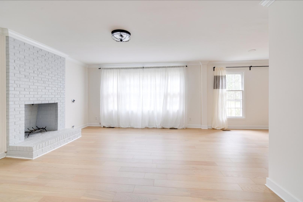 2437 Tilghman Circle - Photo 10
