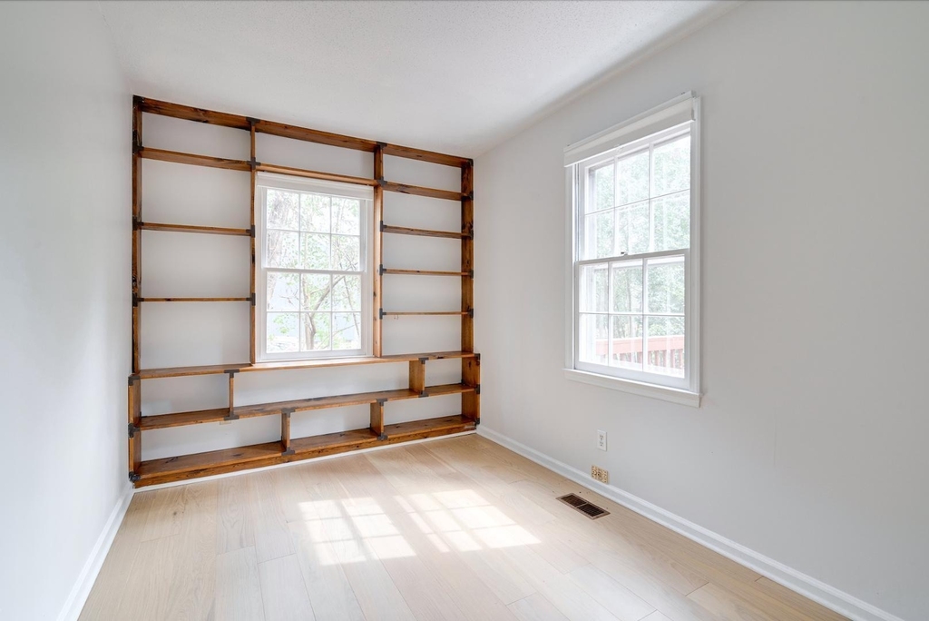 2437 Tilghman Circle - Photo 15