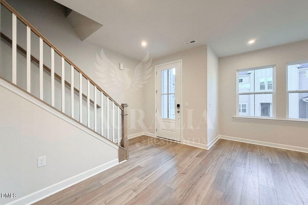 609 Callan View Avenue - Photo 4