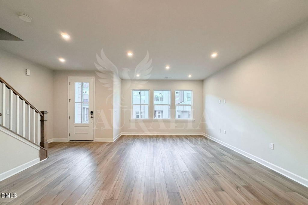 609 Callan View Avenue - Photo 5