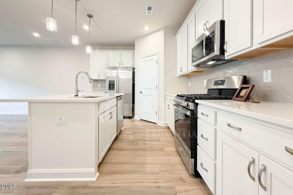 609 Callan View Avenue - Photo 7