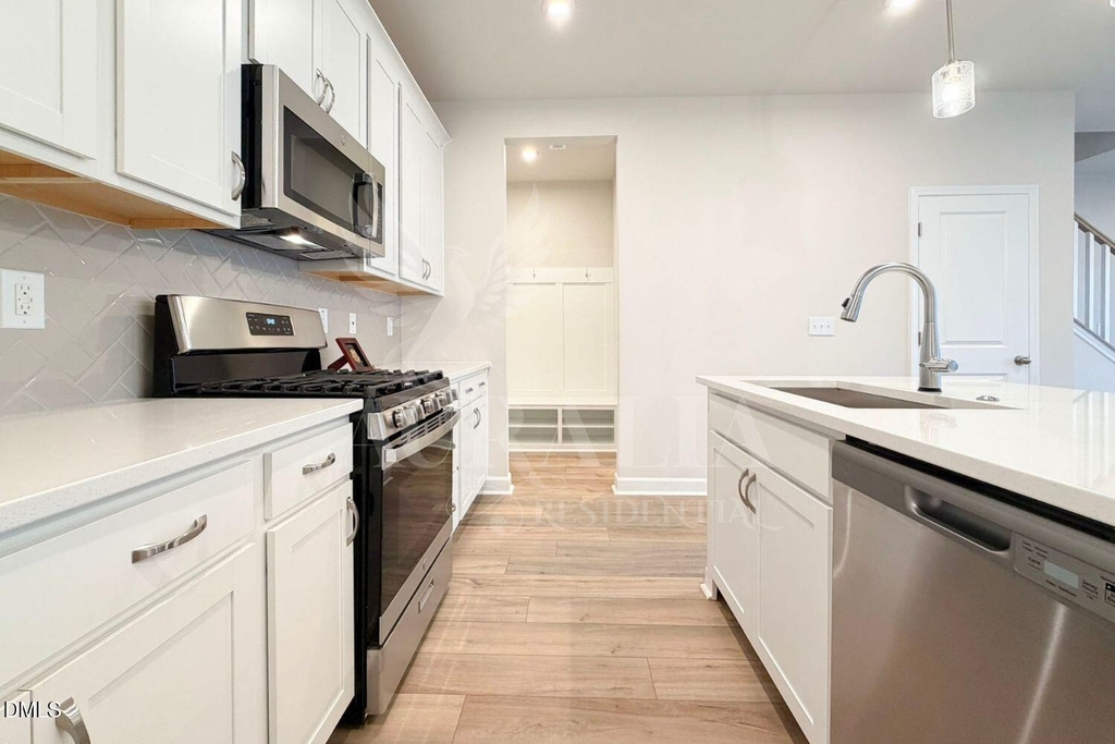 609 Callan View Avenue - Photo 10