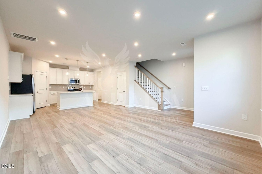 609 Callan View Avenue - Photo 6