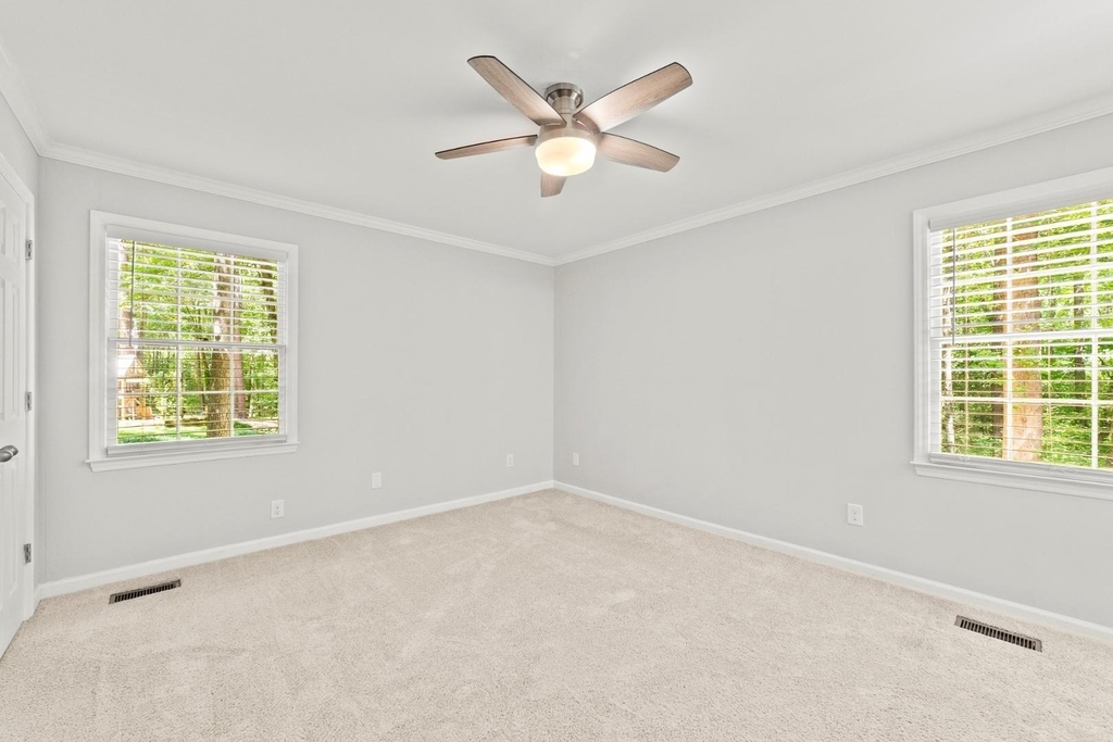 3921 Bamburgh Lane - Photo 17