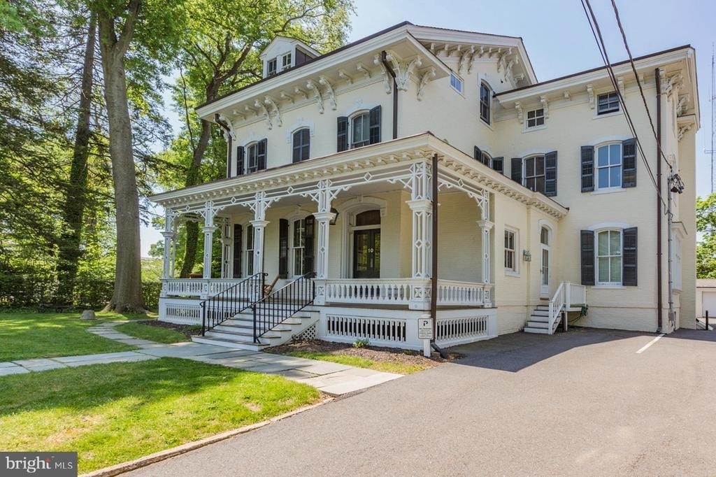10 Bayard Lane - Photo 0