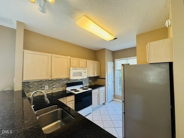 2027 Turtle Point Drive - Photo 3