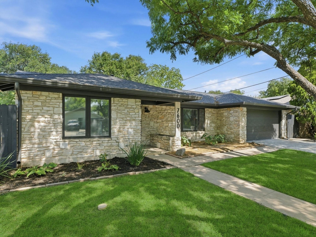 7600 Shoal Creek Blvd - Photo 2