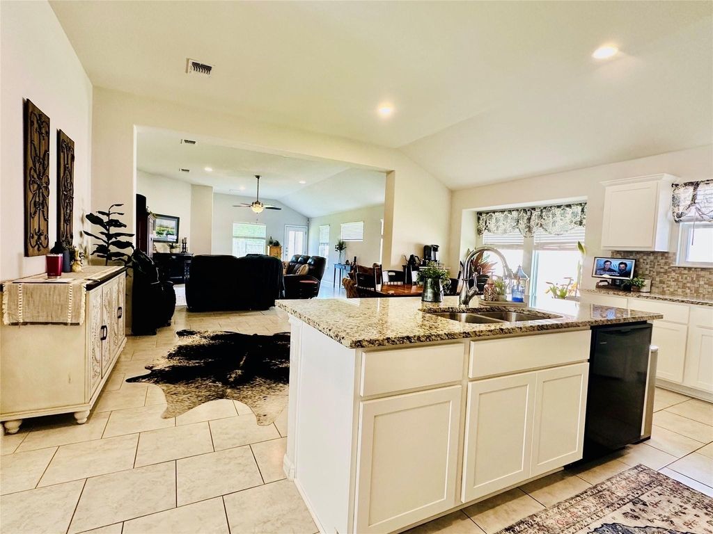 5613 Sacco St - Photo 4