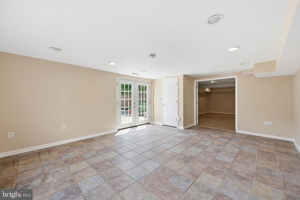 512 Dennis Avenue - Photo 15