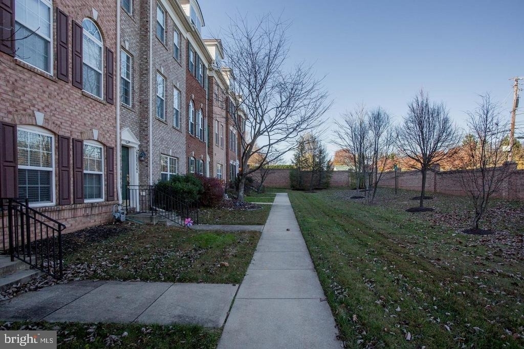 20345 Notting Hill Way - Photo 2