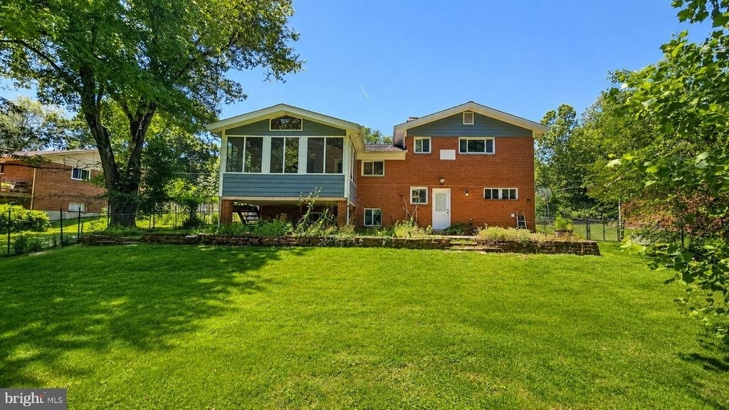1615 Ladd Street - Photo 1