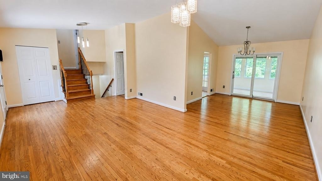 1615 Ladd Street - Photo 2