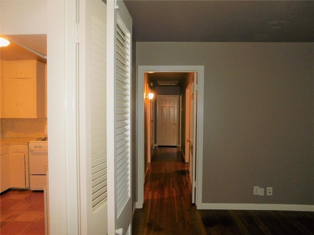 1400 Berkshire Dr - Photo 3