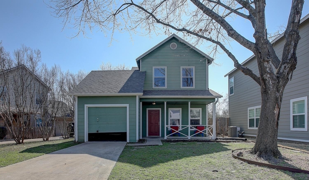 1102 E 3rd St - Photo 2
