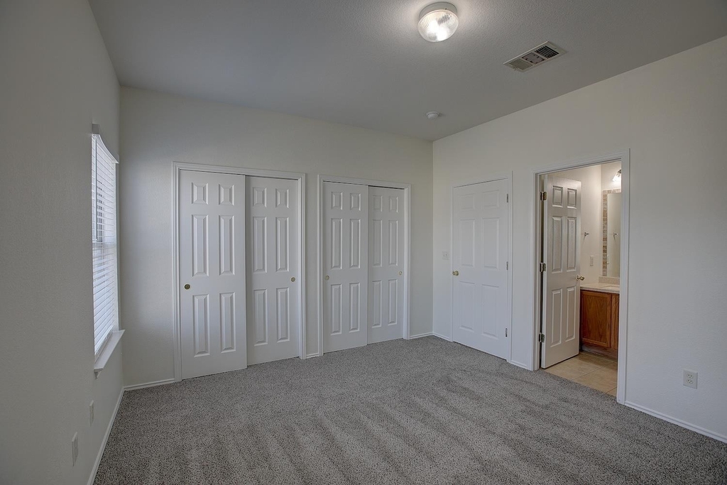 1102 E 3rd St - Photo 28