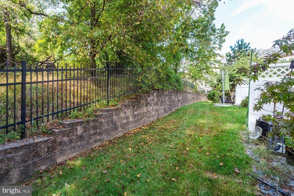 1715 Chiswick Court - Photo 29