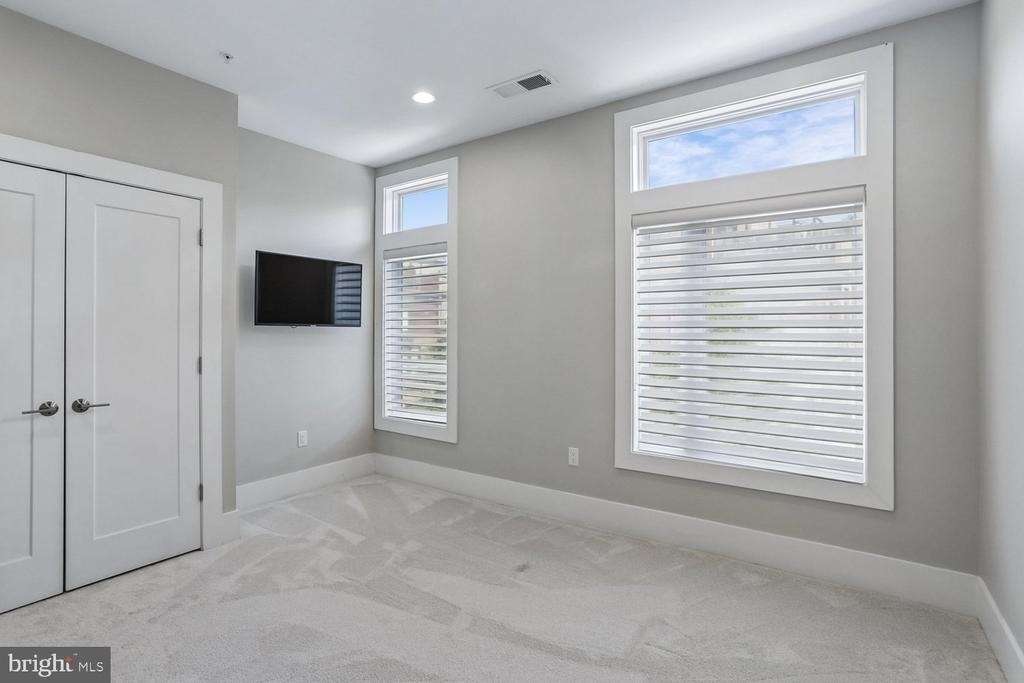 5342 Merriam Street - Photo 15