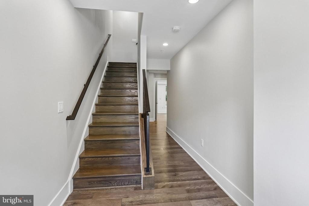 5342 Merriam Street - Photo 2