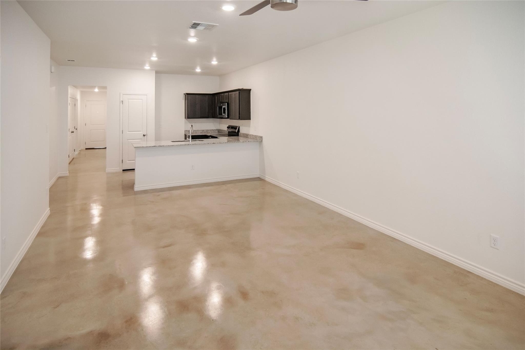 1261 Lehmann Dr - Photo 3