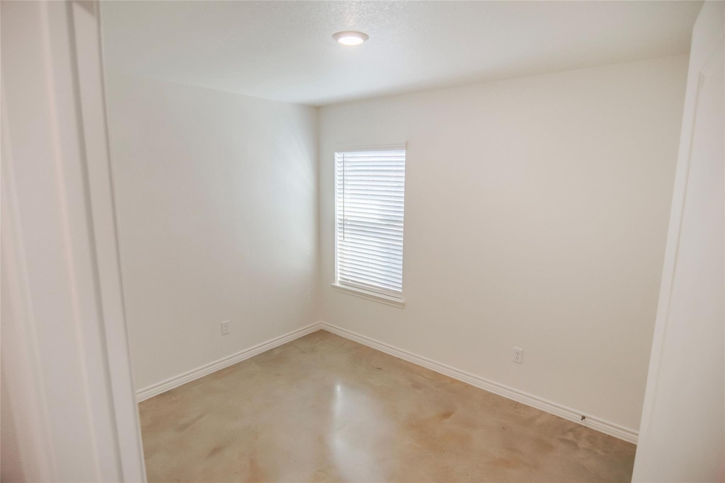 1261 Lehmann Dr - Photo 8