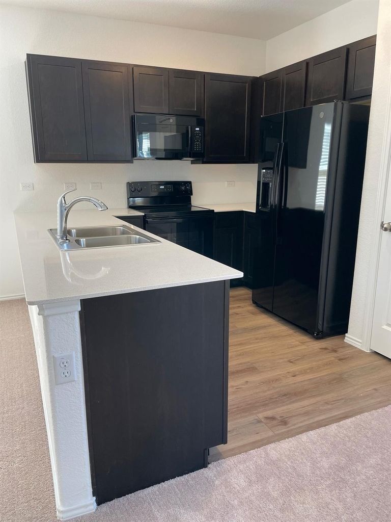 428 Bass Dr - Photo 3