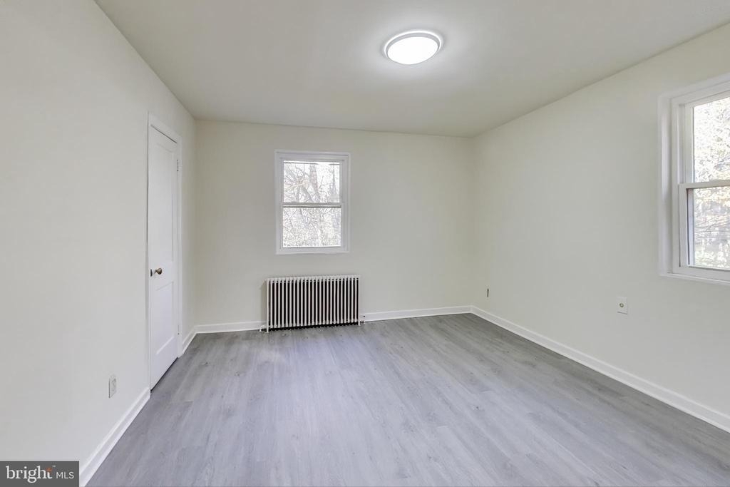 8318 Roanoke Avenue - Photo 6