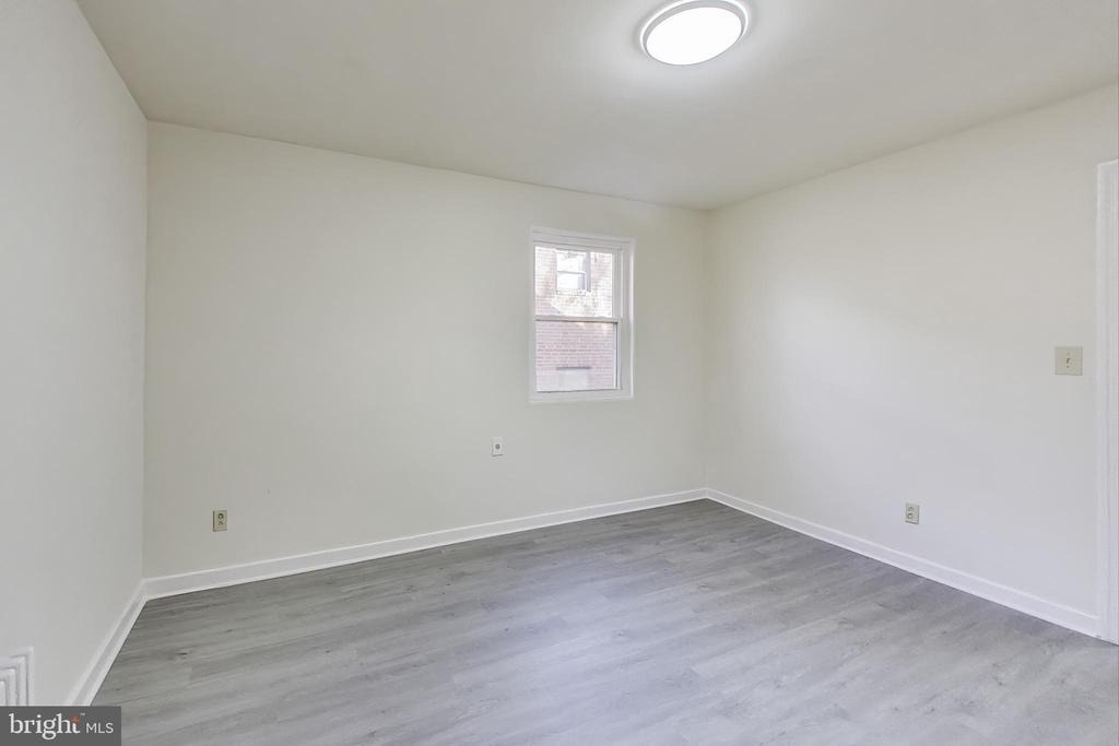 8318 Roanoke Avenue - Photo 7