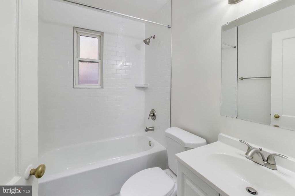 8318 Roanoke Avenue - Photo 8