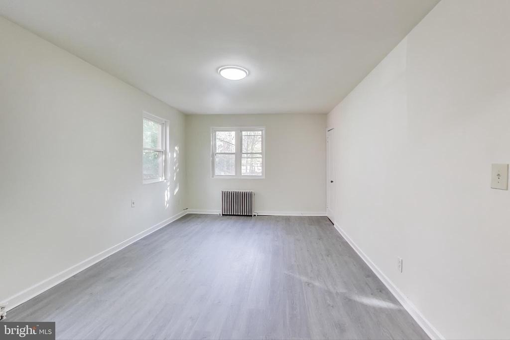 8318 Roanoke Avenue - Photo 2