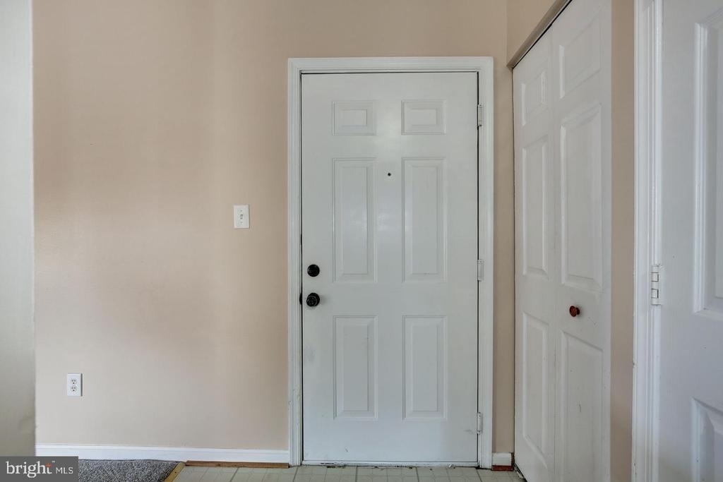 2106 Whitehall Road - Photo 3