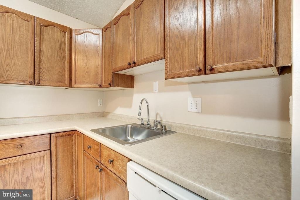 2106 Whitehall Road - Photo 14