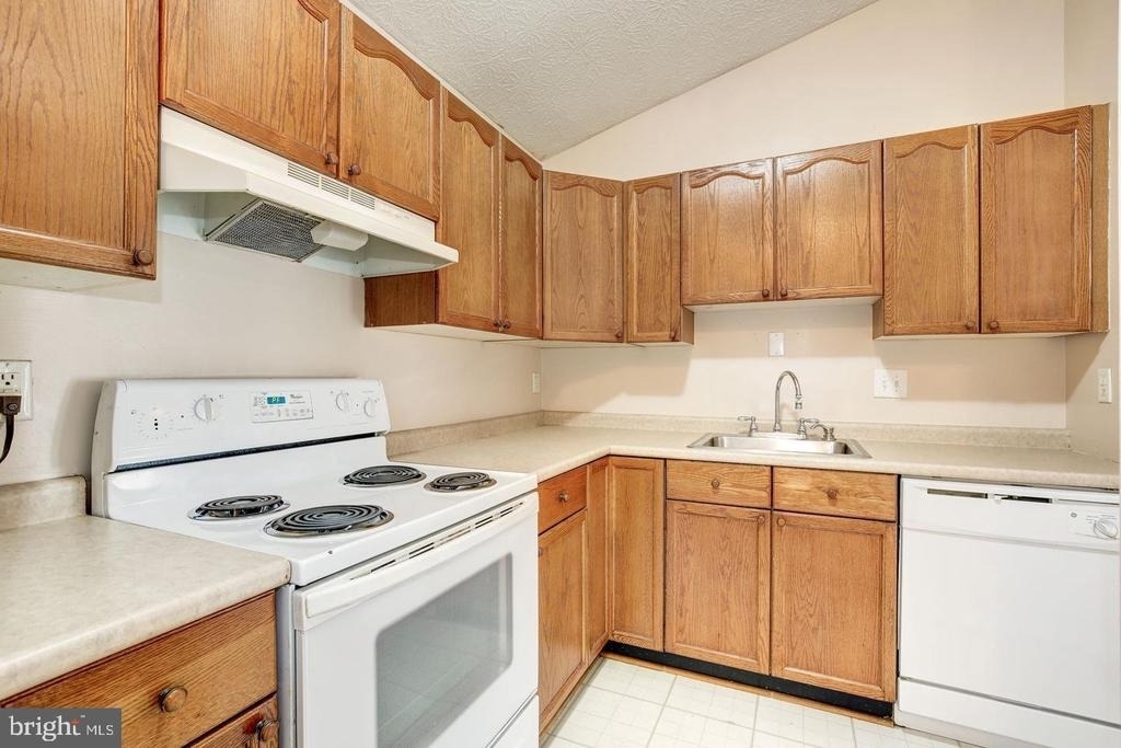 2106 Whitehall Road - Photo 16