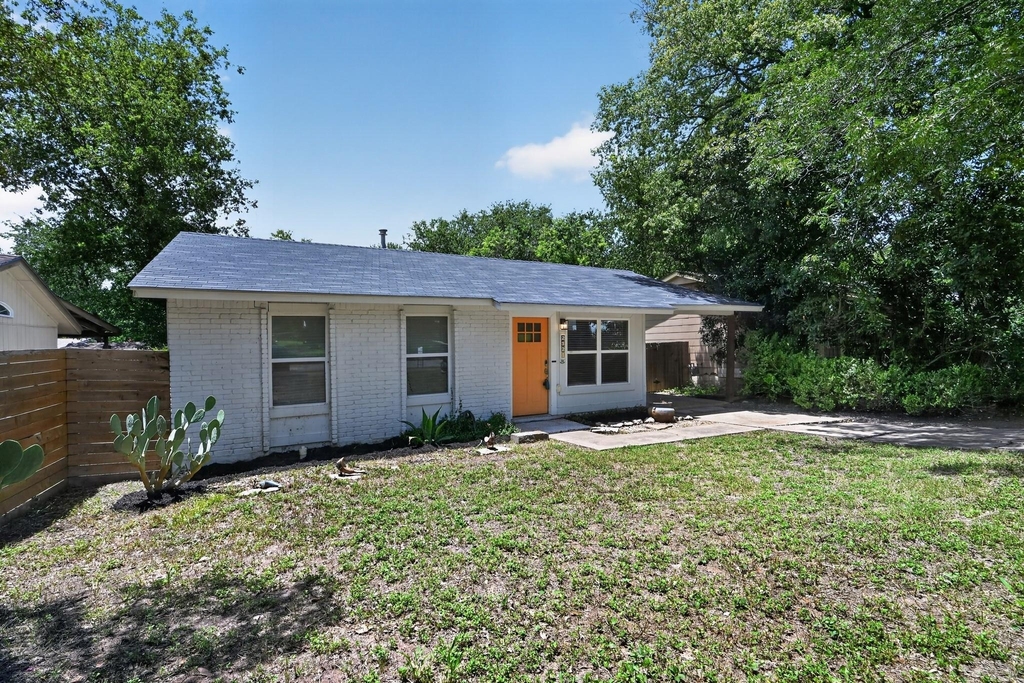 2321 Lakehurst Dr - Photo 32