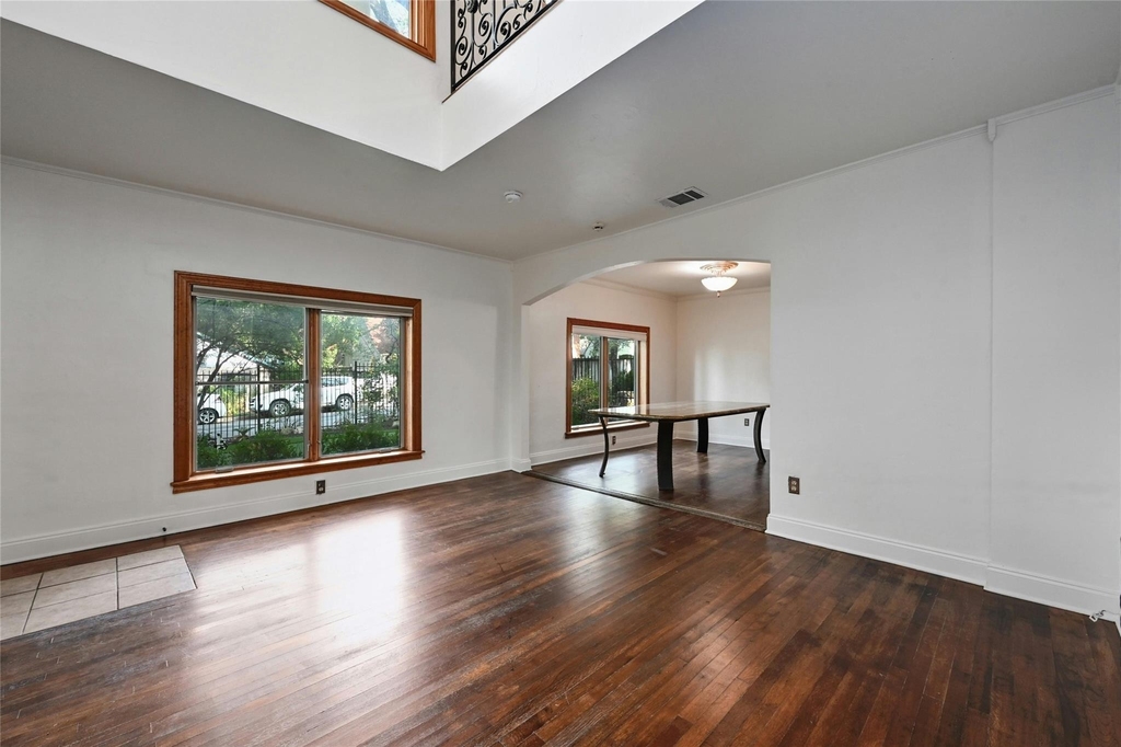 2829 San Gabriel St - Photo 3