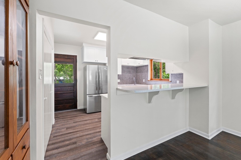 1110 Somerset Ave - Photo 8