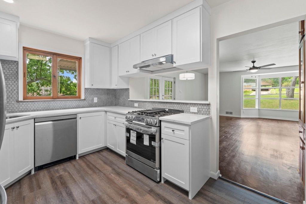 1110 Somerset Ave - Photo 11