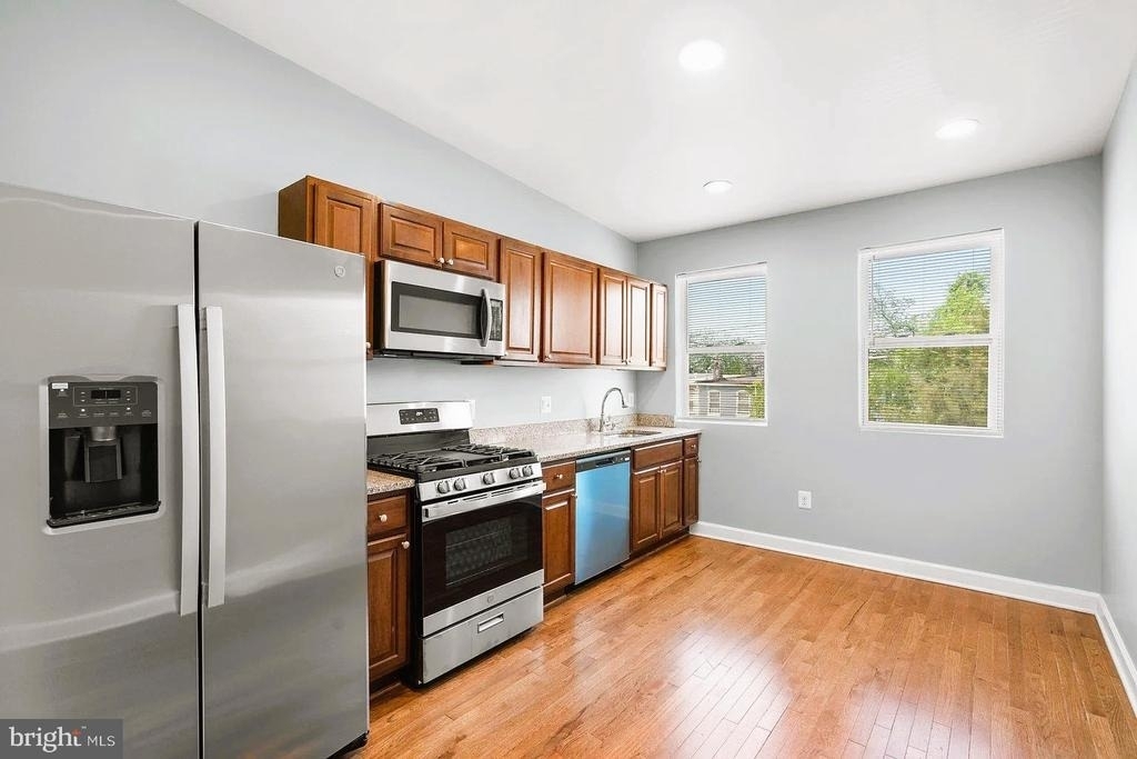 1912 W Baltimore Street - Photo 8