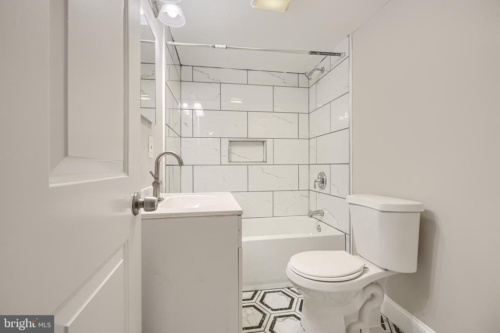 2917 Clifton Avenue - Photo 26